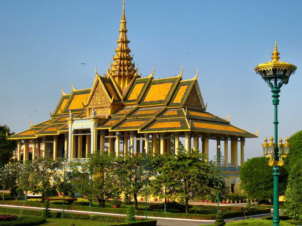 PHNOM-PENH